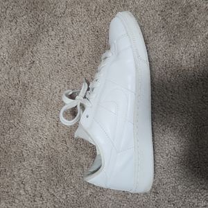 size 8 white nike
